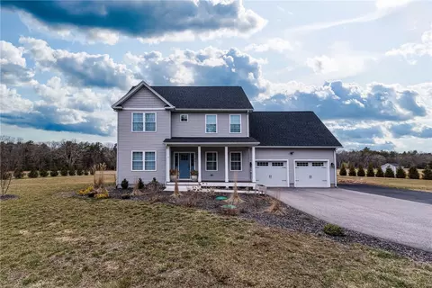 43 Kenyon Hill Trl, Richmond, RI 02898