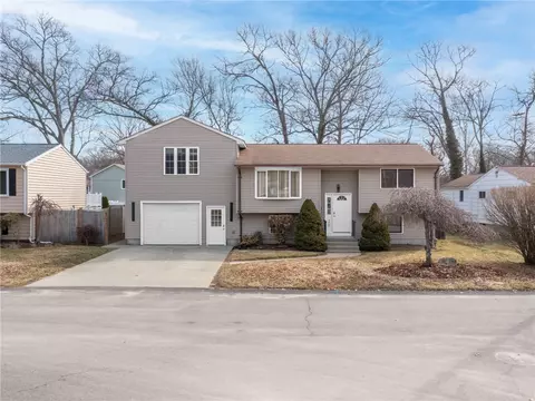 20 Killey Ave, Warwick, RI 02889