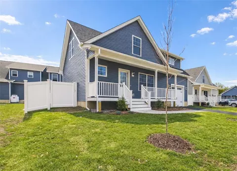 42 Vespia Ln, South Kingstown, RI 02879