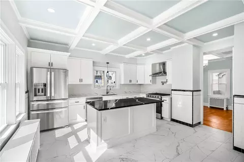 15 Redfern St, North Providence, RI 02911