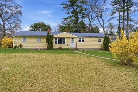 220 Heritage Rd, North Kingstown, RI 02852