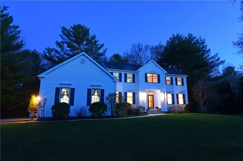 294 Sylvan Ct, Saunderstown, RI 02874