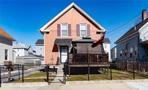 217 4th Ave, Woonsocket, RI 02895