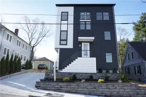 152 Colonial Rd, Providence, RI 02906