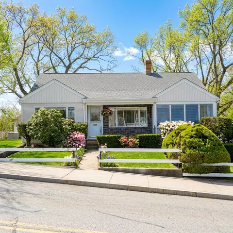479 Logee St, Woonsocket, RI 02895