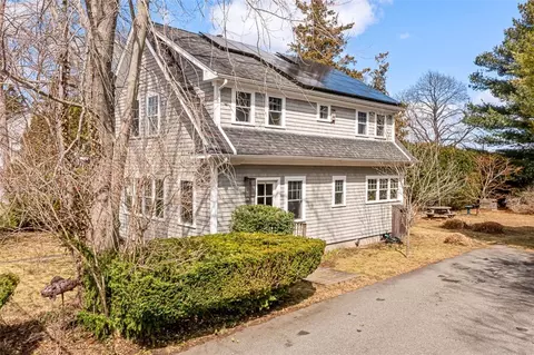 59 Mason Rd, Barrington, RI 02806