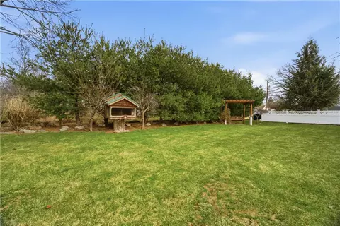 Exterior - 111 Beechcrest St, Warwick, RI 02888 photo 3 of 4