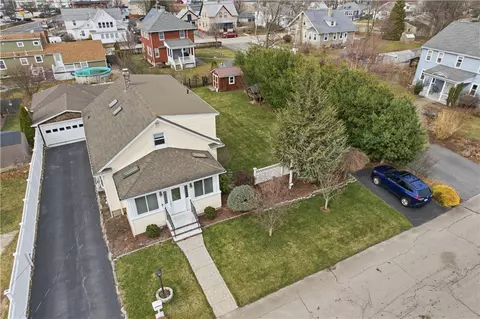 111 Beechcrest St, Warwick, RI 02888