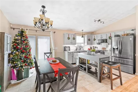 12 Railroad Row, Warwick, RI 02886 photo 5