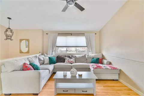12 Railroad Row, Warwick, RI 02886 photo 4