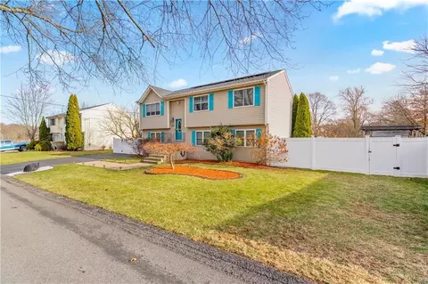 12 Railroad Row, Warwick, RI 02886 photo 2