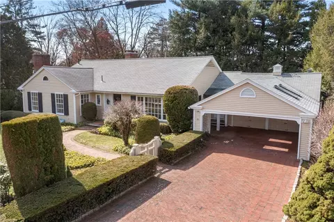 28 S Hill Dr, Cranston, RI 02920