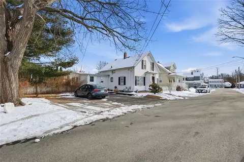15 Claire St, East Providence, RI 02915