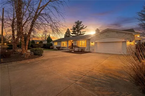 135 Meshanticut Valley Pkwy, Cranston, RI 02920