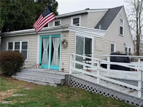 12 Allens Cove Rd, Charlestown, RI 02813
