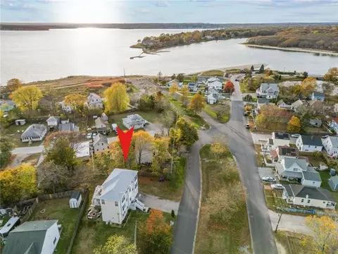 160 Suburban Pkwy, Warwick, RI 02889