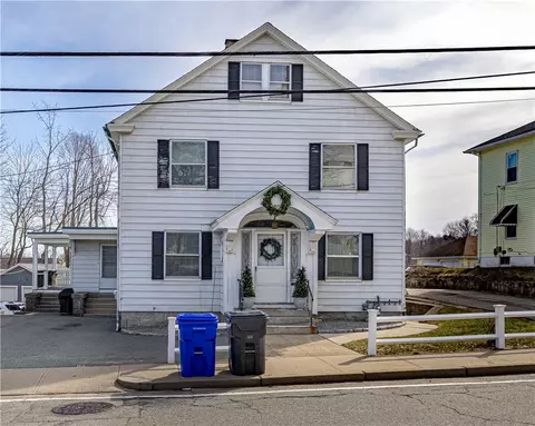 1018 Main St, West Warwick, RI 02893