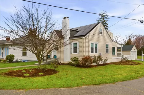 287 Parkside Dr, Warwick, RI 02888 photo 2
