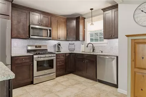 287 Parkside Dr, Warwick, RI 02888 photo 23