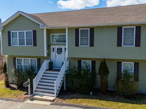 8 Lakeside St, Providence, RI 02904