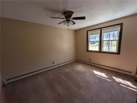 Bedroom - 699 Lower River Rd, Lincoln, RI 02865 photo 4 of 5