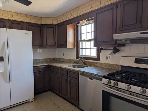 Kitchen - 699 Lower River Rd, Lincoln, RI 02865 photo 2 of 2