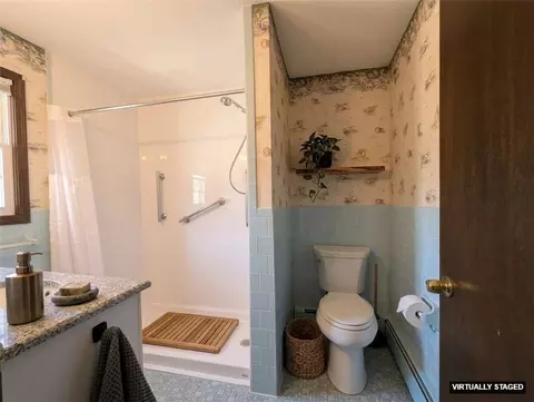 Bath - 699 Lower River Rd, Lincoln, RI 02865 photo 2 of 4
