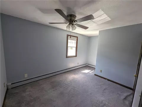Bedroom - 699 Lower River Rd, Lincoln, RI 02865 photo 5 of 5