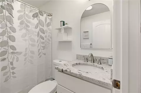 Bath - 90 Mockingbird Dr, Exeter, RI 02822 photo 3 of 3