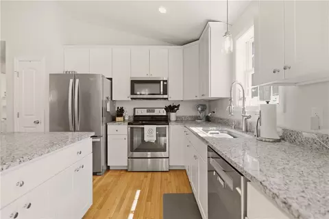 Kitchen - 90 Mockingbird Dr, Exeter, RI 02822 photo 3 of 4