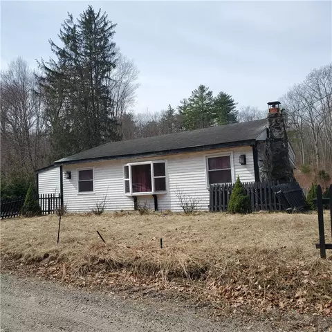 121 Dexter Ln, Scituate, RI 02857