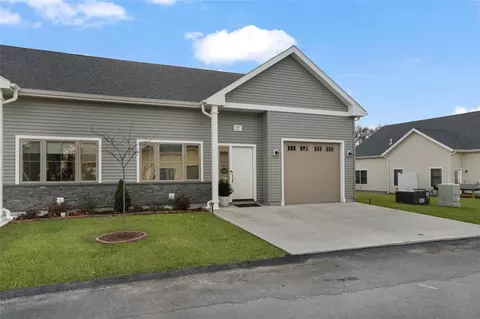 12 W Valley Cir, West Warwick, RI 02893