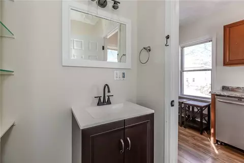 Bath - 31 Anthony St, Coventry, RI 02816 photo 1 of 3