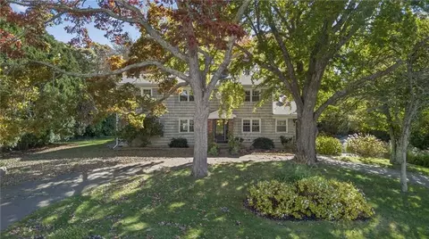 Exterior - 26 Windward Dr, Westerly, RI 02891 photo 7 of 8