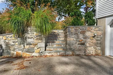 Exterior - 26 Windward Dr, Westerly, RI 02891 photo 5 of 8