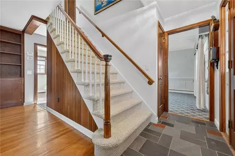 Entry Way - 26 Windward Dr, Westerly, RI 02891 photo 2 of 2