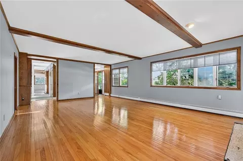 Living - 26 Windward Dr, Westerly, RI 02891 photo 2 of 4