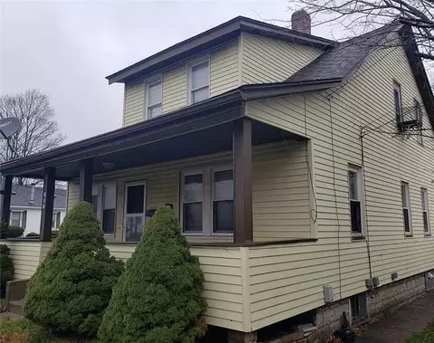 615 Killingly St, Johnston, RI 02919