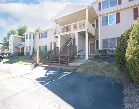 101 Scenic Dr, West Warwick, RI 02893