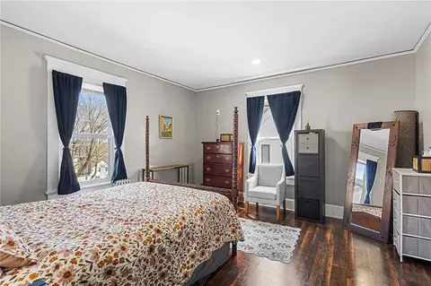 Bedroom - 32 5th Ave, Woonsocket, RI 02895 photo 1 of 3