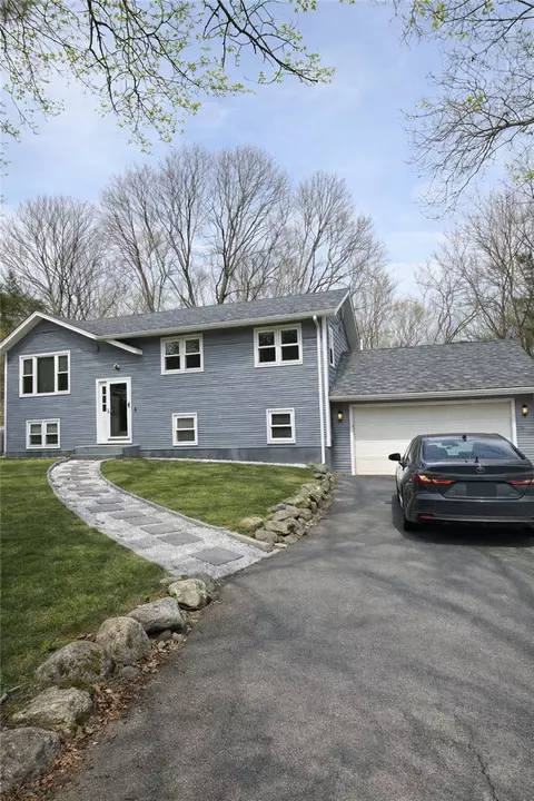 1007 Fish Hill Rd, Coventry, RI 02816
