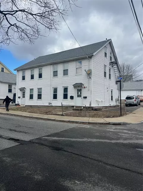 88 Mill St, Cumberland, RI 02864
