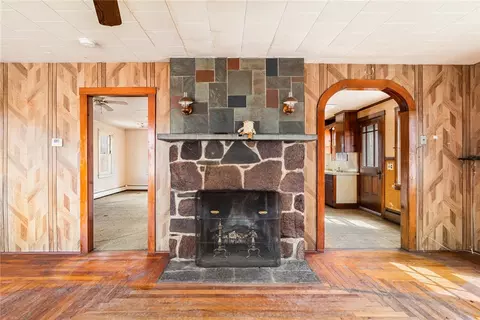 Living - 20 Maple Ave, Little Compton, RI 02837 photo 1 of 3