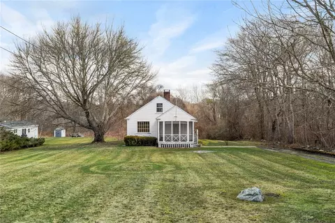 Exterior - 20 Maple Ave, Little Compton, RI 02837 photo 5 of 7