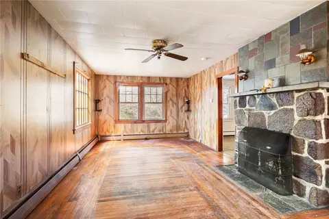 Living - 20 Maple Ave, Little Compton, RI 02837 photo 3 of 3