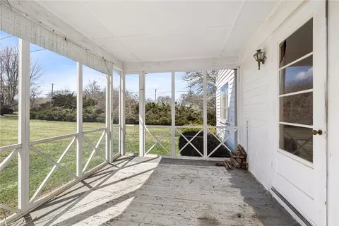 Exterior - 20 Maple Ave, Little Compton, RI 02837 photo 2 of 7