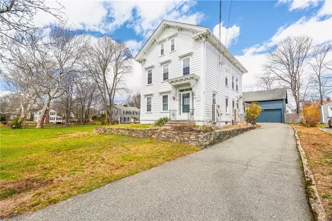 75 Greenwood Ave, Rumford, RI 02916