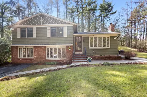 1031 Town Farm Rd, Coventry, RI 02816