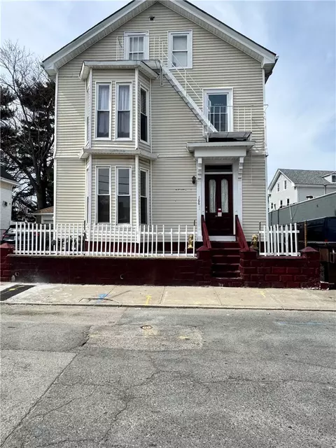 166 Bath St, Providence, RI 02908