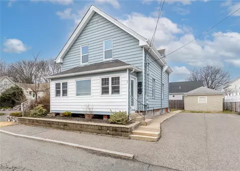 86 Woodward Ave, East Providence, RI 02914